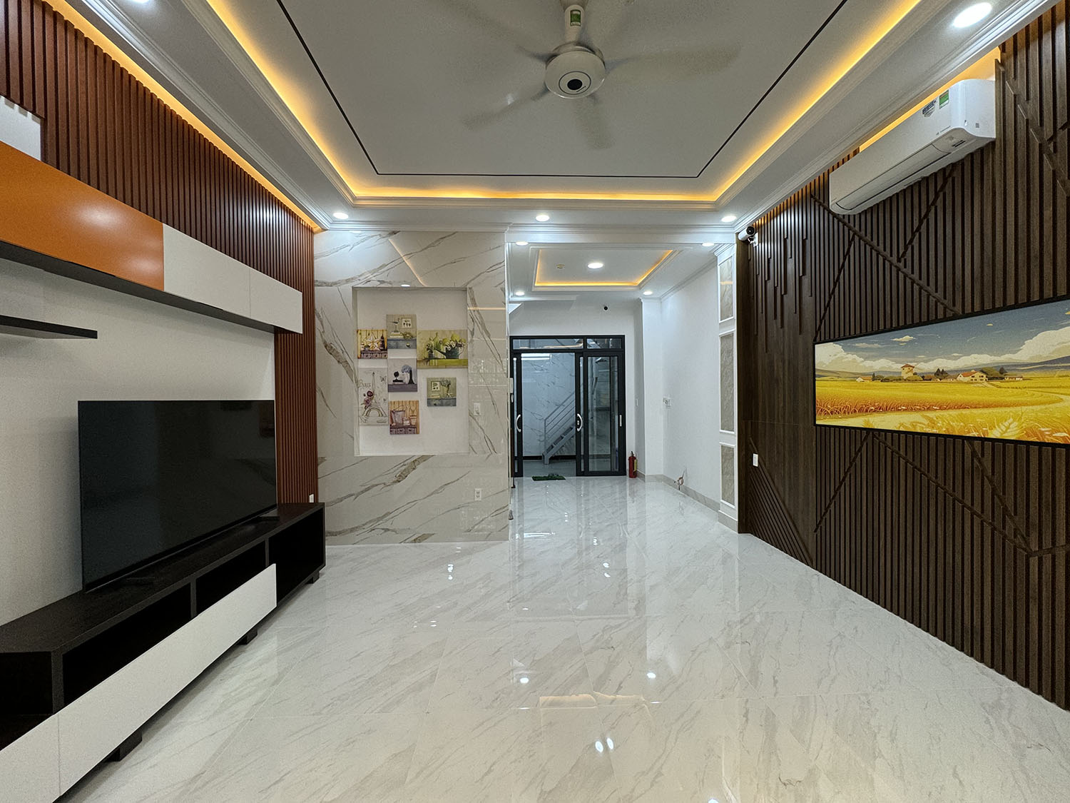 Siêu phẩm Hầm, 4Lầu, ST, thang máy (4,75x17=80,75m2) full nội thất cao cấp đường nội bộ 12m khu VIP 3 tháng 2